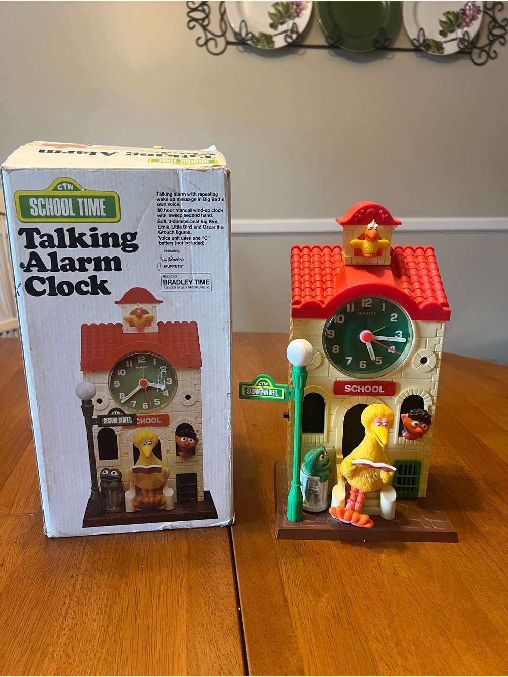 Bradley CTW Sesame Street School Time Talking Alarm Clock (vintage)